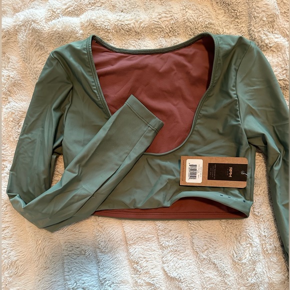 RPM SWIM TOP - Picture 2 of 2